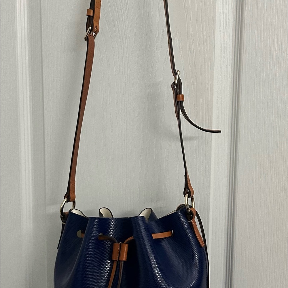 Elegant Navy Blue Leather Bucket Bag
